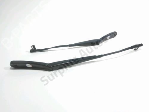 Used Front windshield wiper arm BMW X3 (F25) xDrive 30 d (258 hp) 28272061