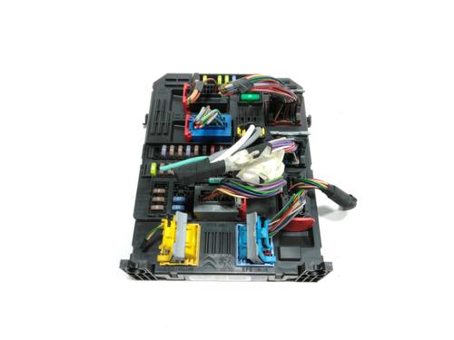 Used Fuse box CITROËN C3 III (SX) 1.2 VTi 82 (82 hp) 28222915