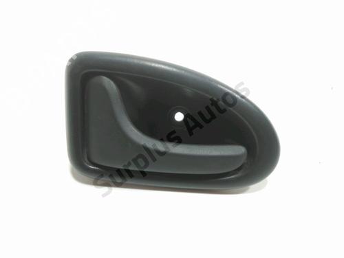 Used Front left interior door handle RENAULT CLIO II (BB_, CB_) 1.2 16V (BB05, BB0W, BB11, BB27, BB2T, BB2U, BB2V, CB05,... (75 hp) 31040675