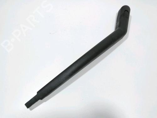 Used Rear windshield wiper arm RENAULT KOLEOS I (HY_) 2.0 dCi (HY0K) (150 hp) 28271154
