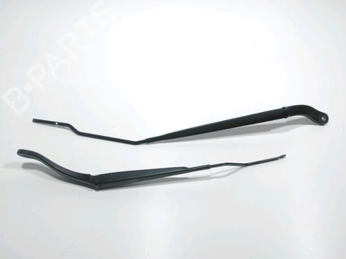 Used Front windshield wiper arm RENAULT MEGANE IV Grandtour (K9A/M/N_) 1.5 dCi 110 (110 hp) 28271870