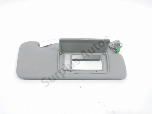 Used Right sun visor Right sun visor 31002507 31002507