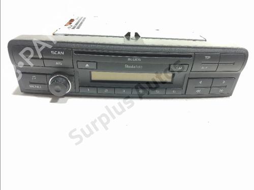 Used Radio Radio SKODA OCTAVIA II Combi (1Z5) 1.6 TDI (105 hp) 34115620 34115620