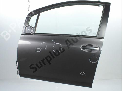 Used Left front door Left front door TOYOTA YARIS (_P9_) 1.4 D-4D (NLP90_, NLP90R) (90 hp) 33750354 33750354