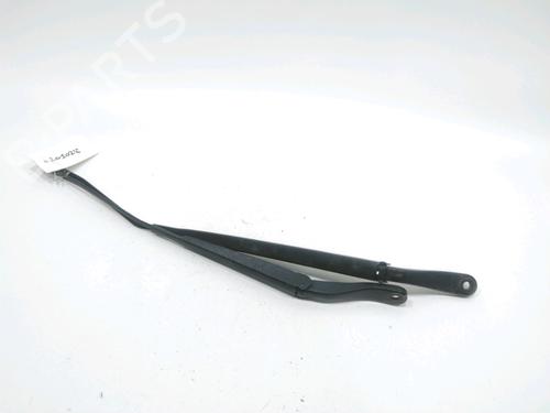 Used Front windshield wiper arm RENAULT MEGANE III Grandtour (KZ0/1) 1.5 dCi (KZ09, KZ0D, KZ1G, KZ29, KZ14, KZ1W, KZ10, KZ1F,... (110 hp) 31007816