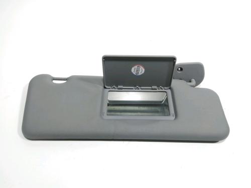 Used Right sun visor Right sun visor 28262972 28262972