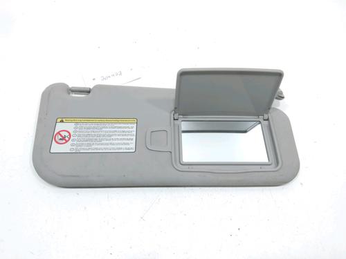 Used Right sun visor Right sun visor 31002728 31002728