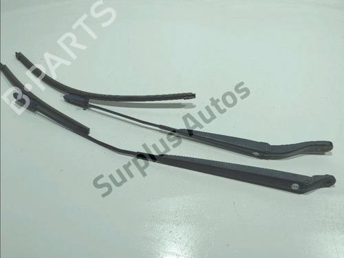 front-windshield-wiper-arm-renault-clio-iii-br01-cr01-2005-2006-2007-2008-2009-2010-2011-2012-2013-2014-36661305 main image