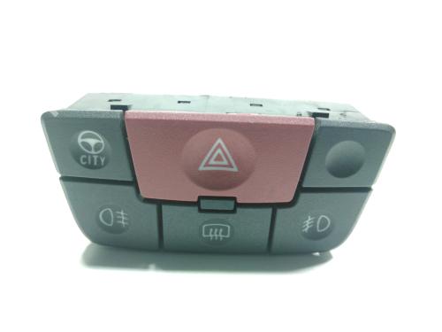 Used Warning switch Warning switch FIAT PANDA (169_) 1.3 D Multijet 4x4 (169.AXC2A) (70 hp) 37768199 37768199