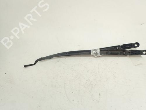 Used Front windshield wiper arm TOYOTA VERSO (_R2_) 2.0 D-4D (AUR20_, AUR20R) (126 hp) 31007507