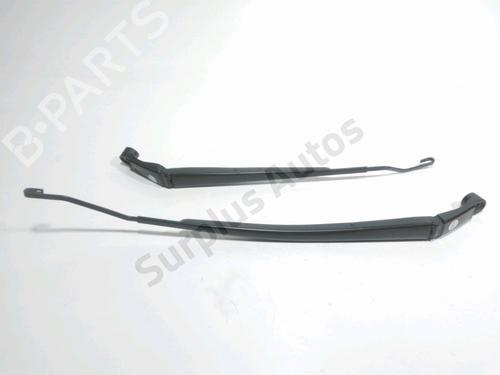 front-windshield-wiper-arm-toyota-yaris-_p21_-_pa1_-_ph1_-2020-37790191 main image