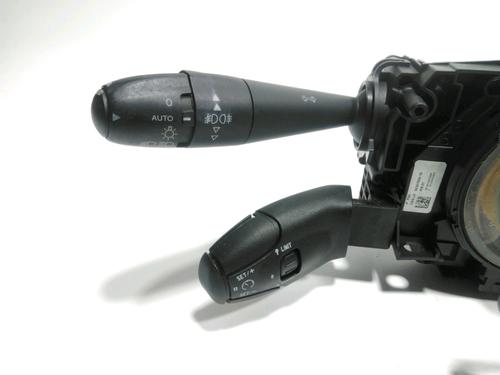 Steering wheel controls PEUGEOT 5008 (0U_, 0E_) 2.0 HDi 150 / BlueHDi 150 | BP28226899E15 