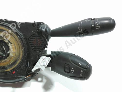Steering wheel controls PEUGEOT 5008 (0U_, 0E_) 2.0 HDi 150 / BlueHDi 150 | BP28227403E15 