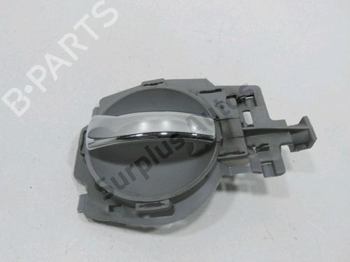 Used Front right interior door handle Front right interior door handle 31180775 31180775