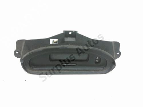 Multifunctionele display RENAULT SCÉNIC I MPV (JA0/1_, FA0_) 1.6 (JA00, JA16, JA15, JA19, JA1V, JA2B, JA2C, JA0B,... (107 hp) 30990750