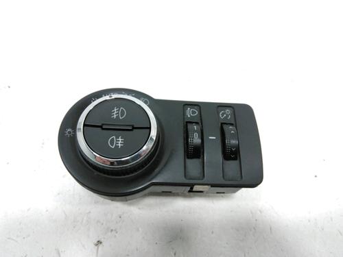Used Headlight switch Headlight switch 37767618 37767618