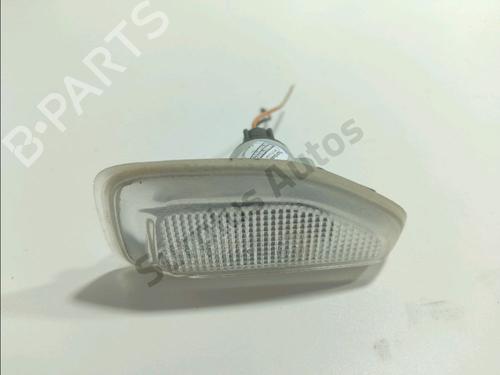 Venstre sideblink Venstre sideblink 39089666 39089666