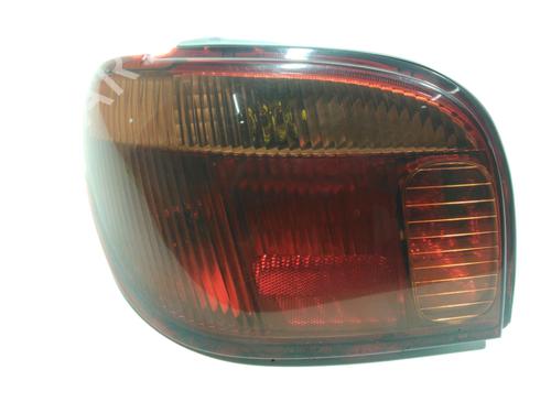 Piloto trasero izquierdo TOYOTA YARIS (_P1_) 1.4 D-4D (NLP10_, NLP10R) (75 hp) 28269742