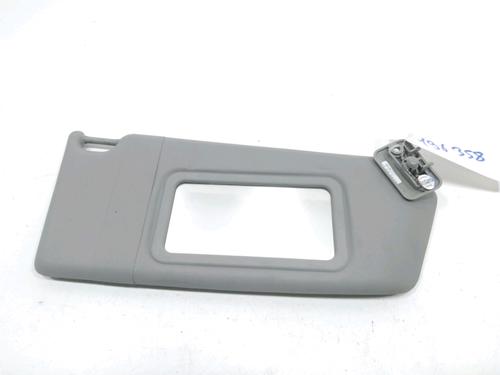 Used Right sun visor Right sun visor 37784700 37784700