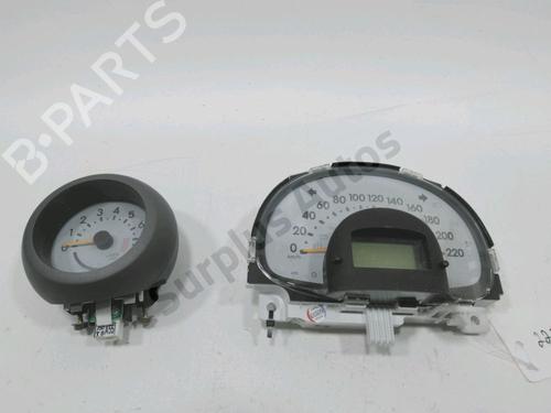 Used Instrument cluster DAIHATSU SIRION (M3_) 1.3 4WD (87 hp) 30991623