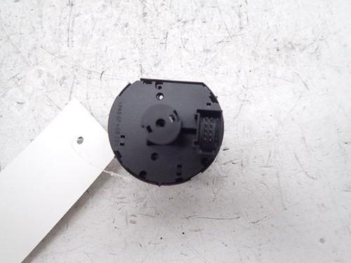 Headlight switch VW TOURAN (1T1, 1T2) 2.0 TDI 16V | BP37767526I24 - Image 3