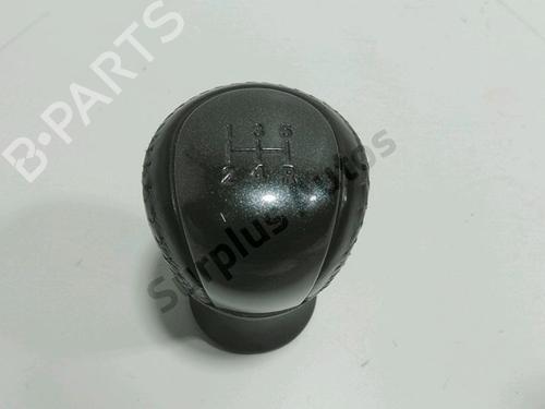 Used Shift knob Shift knob TOYOTA YARIS (_P13_) 1.0 (KSP130) (72 hp) 40212897 40212897