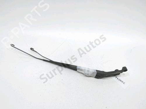 Used Front windshield wiper arm MITSUBISHI COLT VI (Z3_A, Z2_A) 1.5 DI-D (Z39A) (95 hp) 31007722