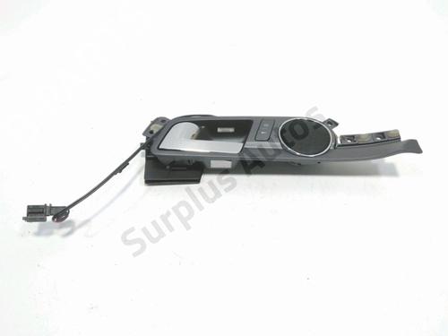 Used Front left interior door handle Front left interior door handle VW PHAETON (3D1, 3D2, 3D3, 3D4, 3D6, 3D7, 3D8, 3D9) 3.2 V6 4motion (241 hp) 33713879 33713879