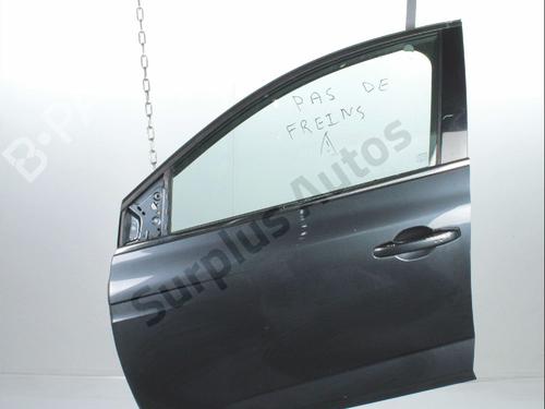 left-front-door-renault-megane-iv-hatchback-b9amn_-2015-40213752 main image