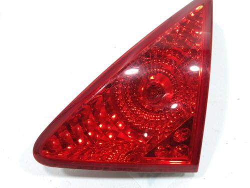 Used Right tailgate light PEUGEOT 3008 I MPV (0U_) 2.0 HDi 150 / BlueHDi 150 (150 hp) 31005682