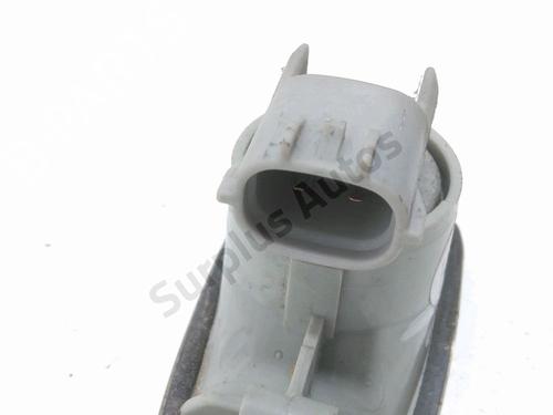 Left side indicator TOYOTA RAV 4 II (_A2_) 2.0 D 4WD (CLA20_, CLA21_, CLA20R, CLA21R) | BP32280049I20