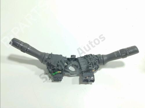 Commandes au volant Commandes au volant TOYOTA YARIS (_P13_) 1.5 Hybrid (NHP130_, NHP130) (101 hp) 36314546 36314546
