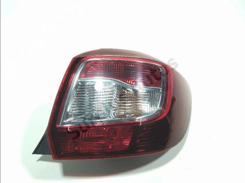 right-taillight-dacia-sandero-ii-2012-33034873 main image