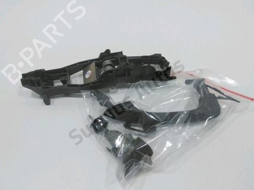 front-left-exterior-door-handle-mercedes-benz-c-class-coupe-cl203-2001-2002-2003-2004-2005-2006-2007-2008-2009-2010-2011-30995955 main image
