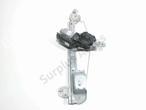 Rudehejsemekanisme Højre bagtil Rudehejsemekanisme Højre bagtil RENAULT SCÉNIC II (JM0/1_) 2.0 (JM05, JM0U, JM1N, JM1U, JM2V) (135 hp) 34001957 34001957