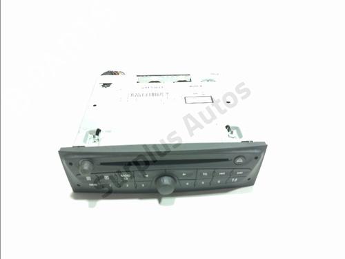 Used Radio Radio RENAULT CLIO III (BR0/1, CR0/1) 1.2 16V (BR02, BR0J, BR11, CR02, CR0J, CR11) (75 hp) 33973958 33973958