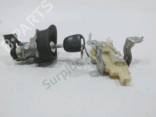 Switch TOYOTA YARIS (_P9_) 1.3 VVT-i (SCP90_, SCP90R) | BP31001395I30