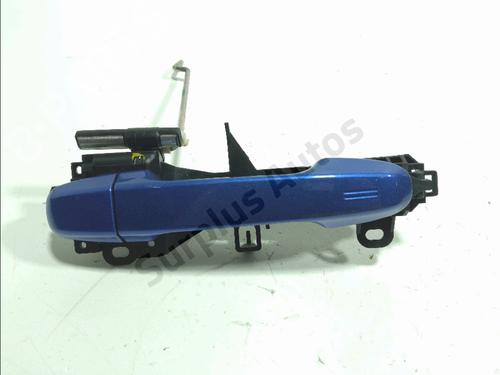front-right-exterior-door-handle-toyota-yaris-_p13_-2010-2011-2012-2013-2014-2015-2016-2017-2018-2019-2020-33974075 main image