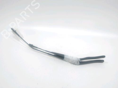 Used Front windshield wiper arm ALFA ROMEO MITO (955_) 1.3 MultiJet (955AXP1A, 955AYC1A) (95 hp) 31007749