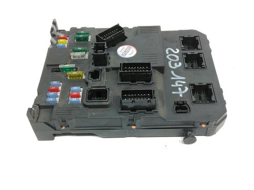 Caja reles / fusibles Caja reles / fusibles PEUGEOT 407 (6D_) 2.0 HDi 135 (6DRHRH, 6DRHRE, 6DRHRG, 6DRHRJ) (136 hp) 33949695 33949695