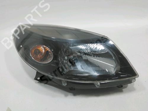 Used Right headlight DACIA SANDERO 1.2 16V (75 hp) 31005044