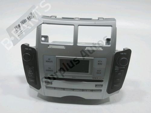 Used Radio TOYOTA YARIS (_P9_) 1.3 VVT-i (SCP90_, SCP90R) (87 hp) 30992111