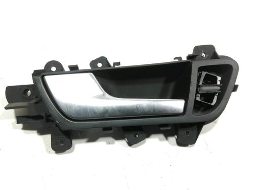 Venstre foran invendig håndtak AUDI A4 B8 (8K2) 2.0 TDI (136 hp) 28243111