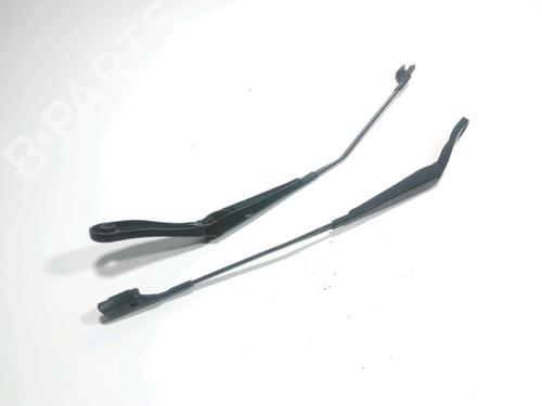 Used Front windshield wiper arm Front windshield wiper arm 37789966 37789966