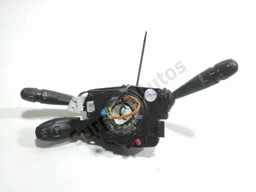 steering-wheel-controls-peugeot-2008-i-cu_-2013-33534342 main image