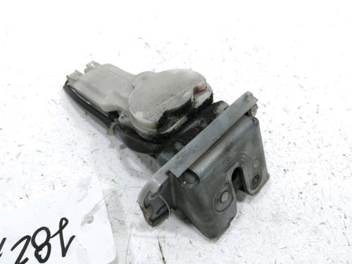 Bagklap lås SUZUKI SWIFT III (MZ, EZ) 1.3 DDiS (RS413D) (69 hp) 31001646