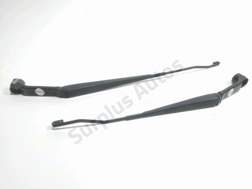 Used Front windshield wiper arm MITSUBISHI MIRAGE / SPACE STAR VI Hatchback (A0_A) 1.0 (A05A) (71 hp) 28271985