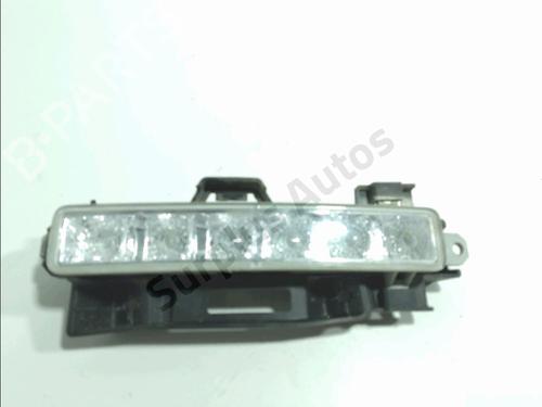 right-daytime-light-peugeot-108-2014-32461086 main image