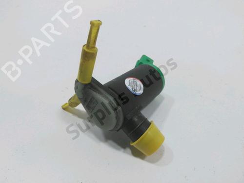 Sprinklervæskepumpe PEUGEOT 206 Hatchback (2A/C) 1.1 i (60 hp) 32356639