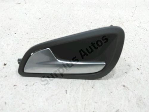 Used Rear left interior door handle Rear left interior door handle 31000049 31000049